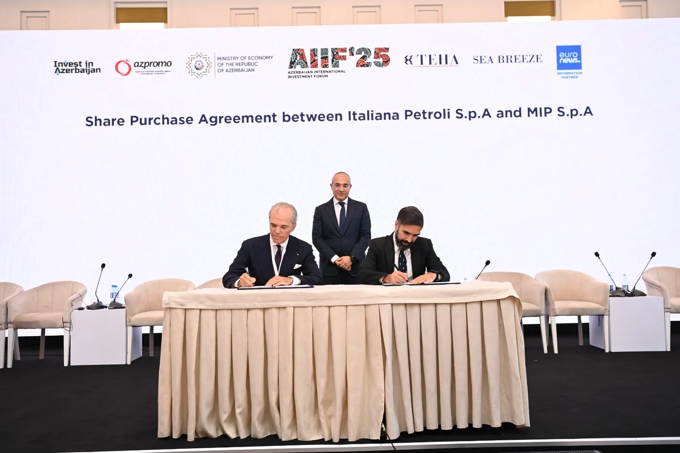 SOCAR, Italiana Petroli и MIP подписывают соглашение о покупке акций